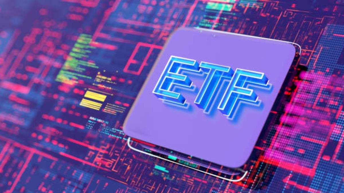 ETFs vs. Mutual Funds: Which is Right for You?
